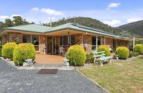 Montrose House | 40 m² House ∙ 2 bedrooms ∙ 4 guests