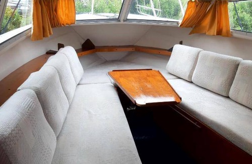 Amsterdam South Boat Rental | 40 m² Houseboat ∙ 2 bedrooms ∙ 4 guests