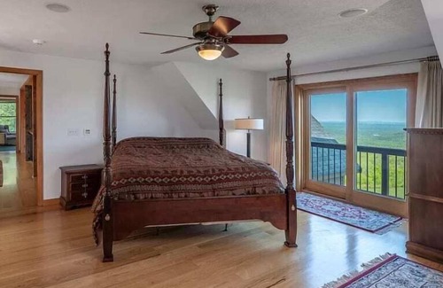 Bradford House | 400 Acre Estate/Pool/Golf/Fishing/Hunting