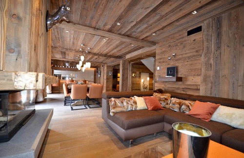 Praz-sur-Arly Apartment | 400 m slopes at the gates of Megeve Sauna SPA apartment 200m2 in cosy chalet