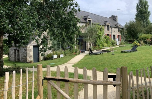 Beaussais-sur-Mer House | 400 m² Gîte ∙ 6 bedrooms ∙ 15 guests