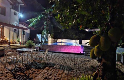 Walallawita Hotel | 400 m² Hotel ∙ 5 bedrooms ∙ 25 guests