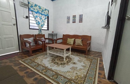 Kuala Rompin House | 400 m² House ∙ 2 bedrooms ∙ 4 guests