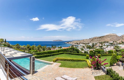 Palaia Fokaia House | 400 m² House ∙ 5 bedrooms ∙ 9 guests