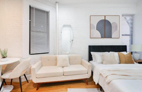 Upper East Side Apartment | 403-2E Newly Renovated Studio UES