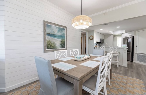 Palmetto Dunes Villa | 407 Barrington Arms: Beachfront Villa. 2 Bedrooms. Palmetto Dunes. Sleeps 7
