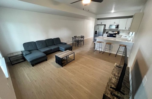 Iowa City House | 408 Entire 3 Bedroom Townhouse
