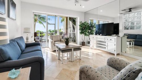 Rock Harbor Apartment | 412 Mariners Club