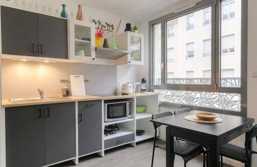 Republique - Tolstoi Apartment | 42 m² Apartment ∙ 1 bedroom ∙ 2 guests