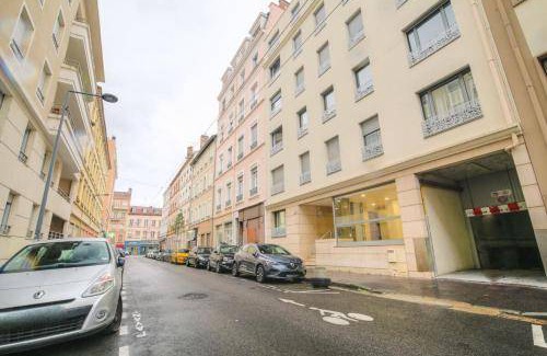 Republique - Tolstoi Apartment | 42 m² Apartment ∙ 1 bedroom ∙ 2 guests