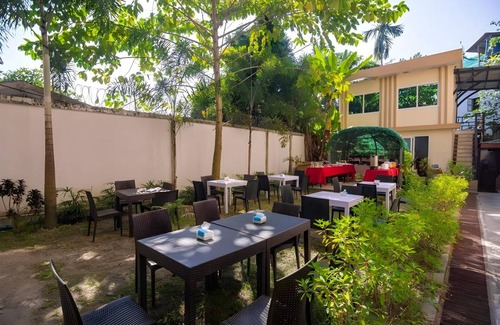 Mayangone Hotel | 42 m² Hotel ∙ 4 guests