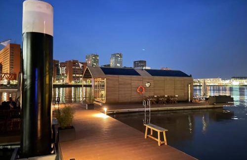 Kop van Zuid House | 42 m² House ∙ 3 bedrooms ∙ 9 guests