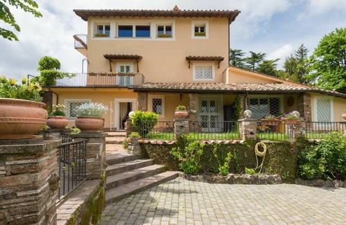 Rocca di Papa Villa | 420 m² Villa ∙ 5 bedrooms ∙ 13 guests