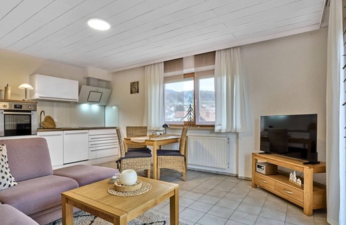 Silberberg Apartment | 42qm große, gemütlich eingerichtete FeWo mit eigenem Balkon
