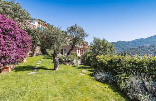 Recco Villa | 430 m² Villa ∙ 6 bedrooms ∙ 12 guests