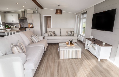 Oakmere Cottage | 44 DELAMERE POINT, family friendly, with hot tub in Delamere