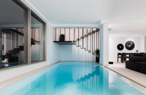 Anavyssos Villa | 440 m² Villa ∙ 4 bedrooms ∙ 8 guests