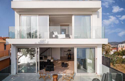 Anavyssos Villa | 440 m² Villa ∙ 4 bedrooms ∙ 8 guests