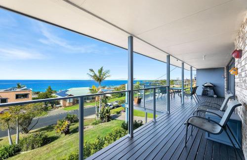 Kianga House | 45 Hillside Cres Beach House