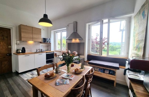 Saint-Genest-Lerpt Cottage | 45 m² Cabin ∙ 2 bedrooms ∙ 4 guests