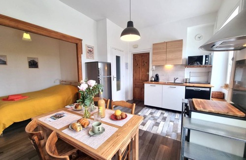 Saint-Genest-Lerpt Cottage | 45 m² Cabin ∙ 2 bedrooms ∙ 4 guests