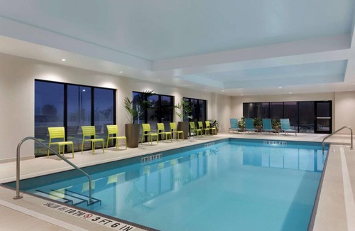 Halton Regional Municipality Hotel | 45 m² Hotel ∙ 127 guests