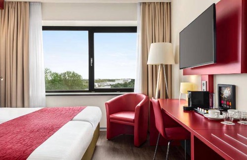 Schiphol-Rijk Hotel | 45 m² Hotel ∙ 8 guests
