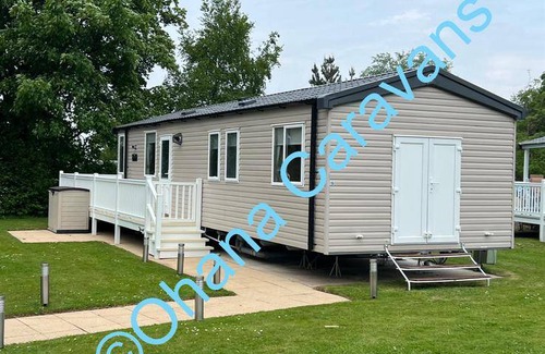 Prestonpans Cabin | 45 m² Lodge ∙ 3 bedrooms ∙ 8 guests