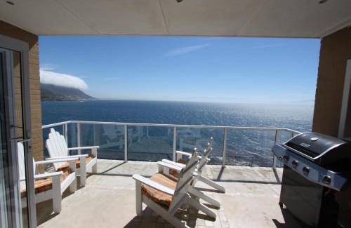 Fish Hoek House | 450 m² House ∙ 4 bedrooms ∙ 9 guests