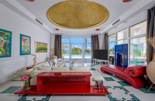 Asgourou House | 450 m² House ∙ 5 bedrooms ∙ 14 guests