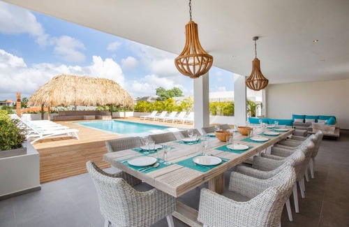 Jan Thiel House | 450 m² House ∙ 6 bedrooms ∙ 12 guests