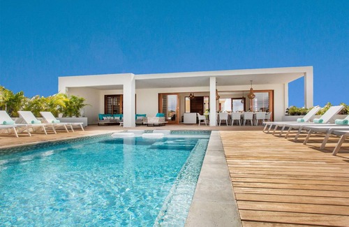 Jan Thiel House | 450 m² House ∙ 6 bedrooms ∙ 12 guests