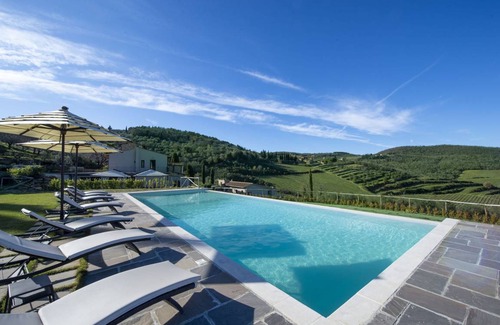 Lucolena Villa | 450 m² Villa ∙ 7 bedrooms ∙ 14 guests