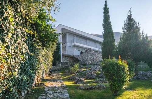 Shkoder Villa | 450 m² Villa ∙ 4 bedrooms ∙ 8 guests