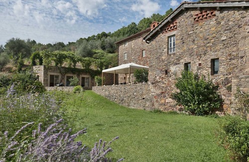 Vorno Villa | 450 m² Villa ∙ 5 bedrooms ∙ 10 guests