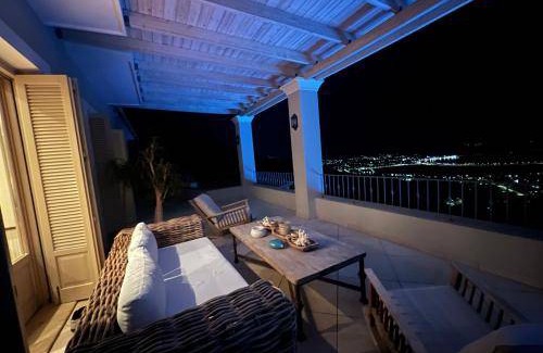 Saronida Villa | 450 m² Villa ∙ 5 bedrooms ∙ 13 guests