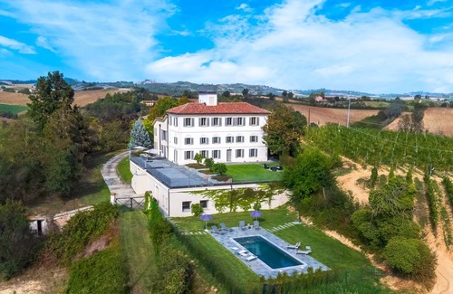 Cuccaro Monferrato Villa | 450 m² Villa ∙ 5 bedrooms ∙ 10 guests