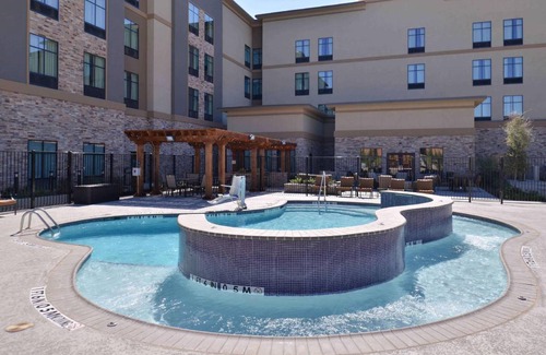 Trophy Club Hotel | 46 m² Hotel ∙ 2 bedrooms ∙ 127 guests