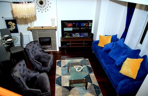 Mayesbrook House | 46 m² House ∙ 3 bedrooms ∙ 6 guests