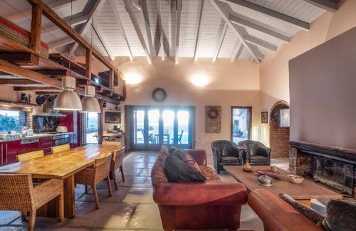 Stratoni Villa | 465 m² Villa ∙ 4 bedrooms ∙ 8 guests