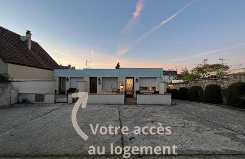Saint-Cyr-l'Ecole Apartment | 47 m² Apartment ∙ 4 guests