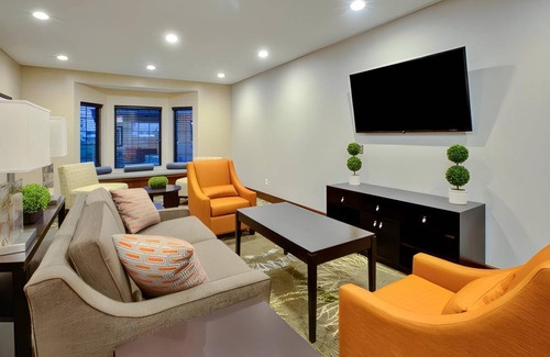 Michigan Hotel | 47 m² Hotel ∙ 2 bedrooms ∙ 127 guests
