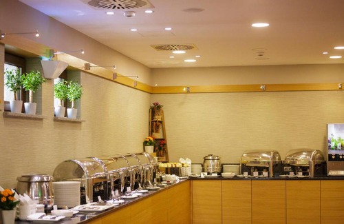 Dobron Hotel | 47 m² Hotel ∙ 5 guests