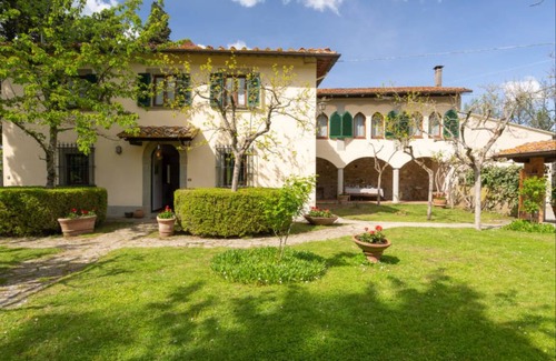 Torsoli House | 470 m² House ∙ 10 bedrooms ∙ 20 guests