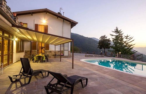 Artogne House | 480 m² House ∙ 6 bedrooms ∙ 12 guests