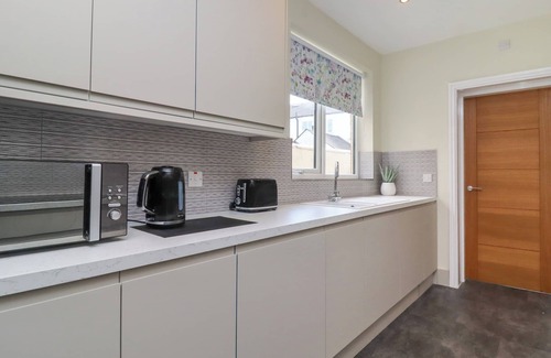 Clitheroe Cottage | 49 WADDINGTON ROAD, pet friendly, with open fire in Clitheroe