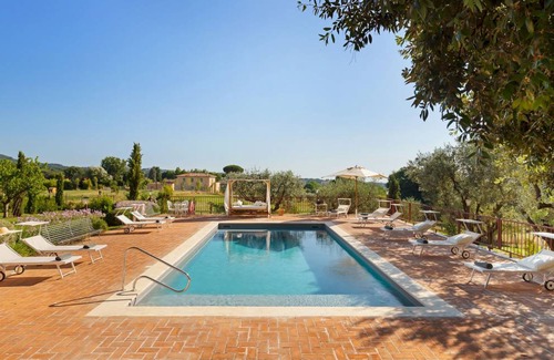 Grottaferrata Villa | 490 m² Villa ∙ 5 bedrooms ∙ 10 guests
