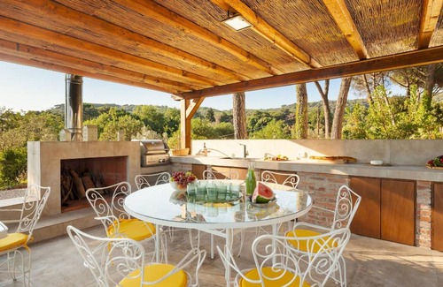 Grottaferrata Villa | 490 m² Villa ∙ 5 bedrooms ∙ 10 guests