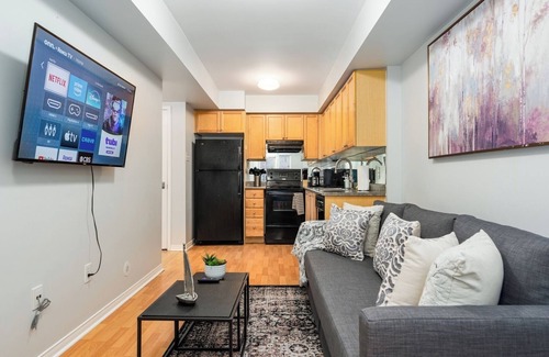 Churchill Meadows Apartment | 4975 Southampton Drive