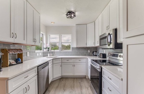Weatherford House | 4B House with Premium Amenities